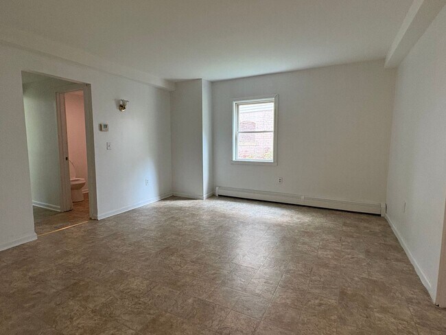 Building Photo - 80 Olive St