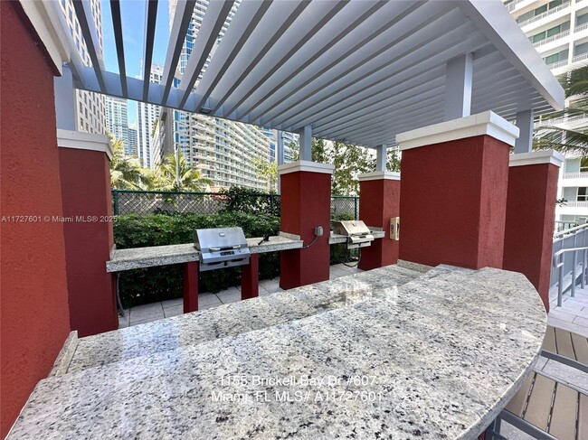 Building Photo - 1155 Brickell Bay Dr