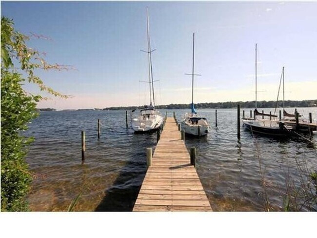 Building Photo - Waterfront Unit in Niceville
