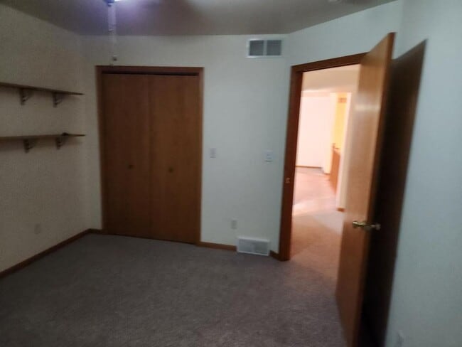 Building Photo - 336 Woodridge Pl