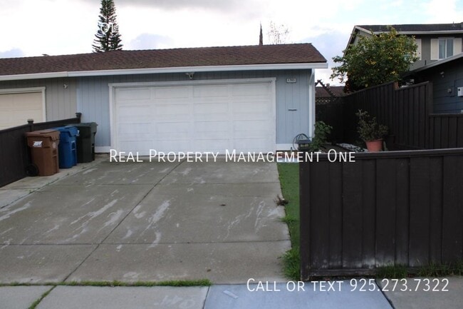 Building Photo - 1703 Magnolia Way