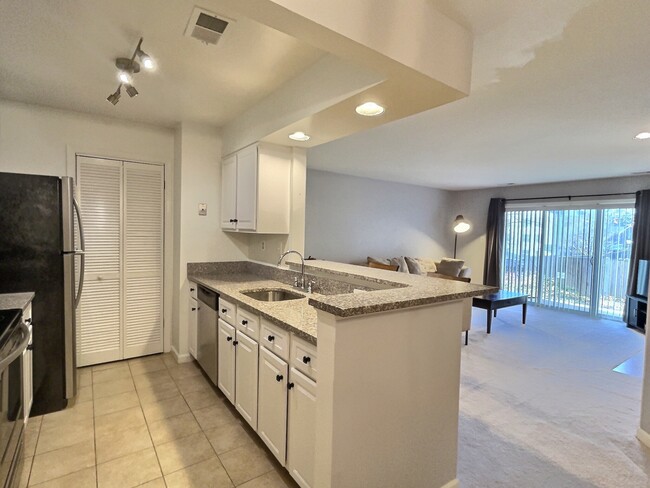 Kitchen - 7700 Lafayette Forest Dr