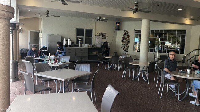 Building Photo - 3 br, 2 bath House - 5438 Verona Dr Apt I