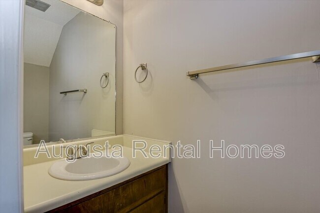 Building Photo - 138 Chalet North Boulevard - 138