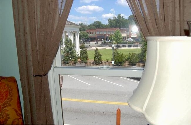 Building Photo - 210 W Washington St