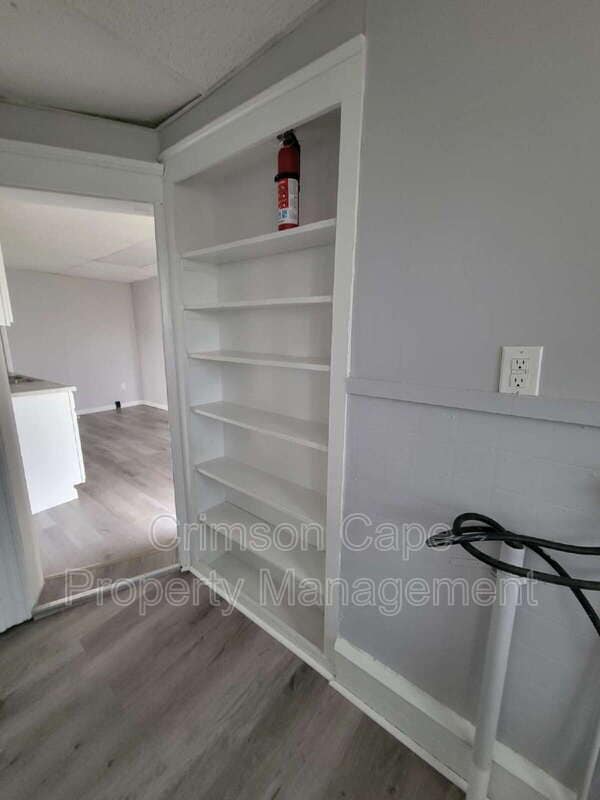 Building Photo - 341 Hughes St