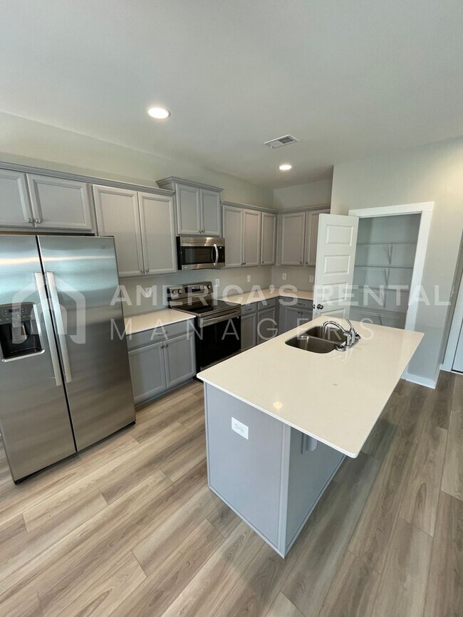 Building Photo - 286 Shiloh Creek Dr