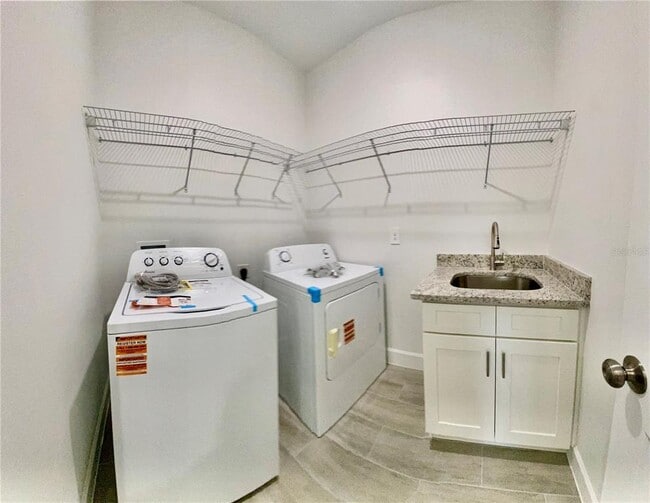 Building Photo - 10006 Massey St