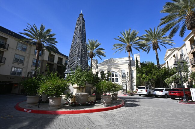 Building Photo - Irvine Watermarke Top Floor Condo 3 BD 2 B...