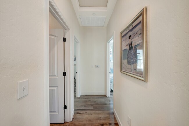 Building Photo - 143 N Un St