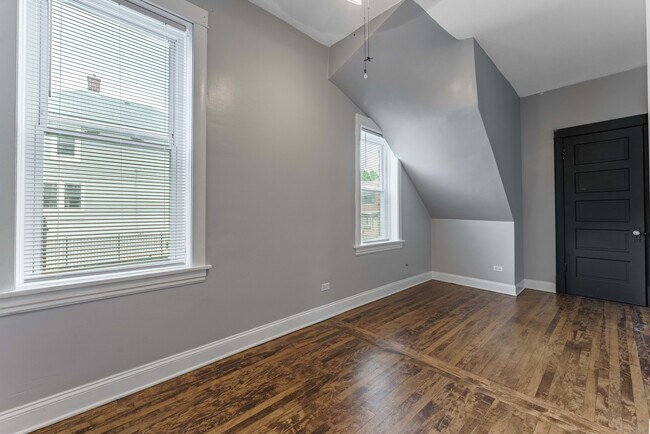 Building Photo - 2636 Ridgeland Ave