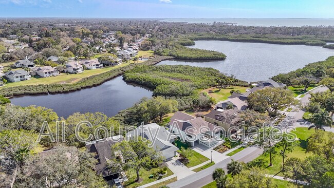 Building Photo - 1007 S Pointe Alexis Dr