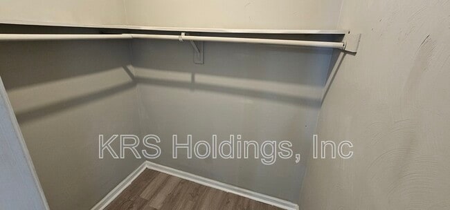 Building Photo - 827 Marshall Ave