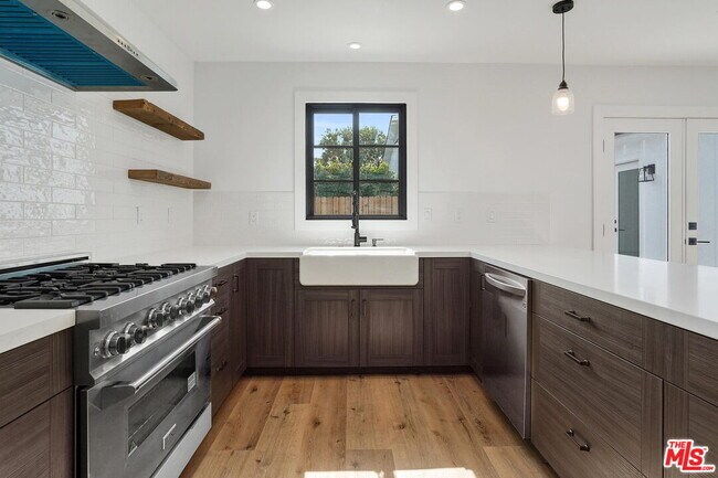 Building Photo - 4130 Verdugo View Dr