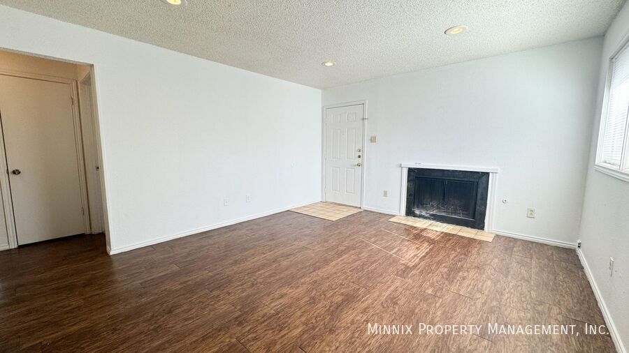 Building Photo - 8208 Vernon Ave