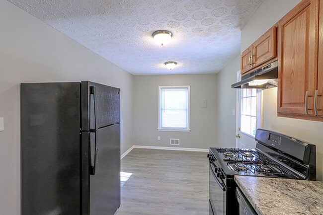 Building Photo - 3 bedroom 1 bath in Valley Station!