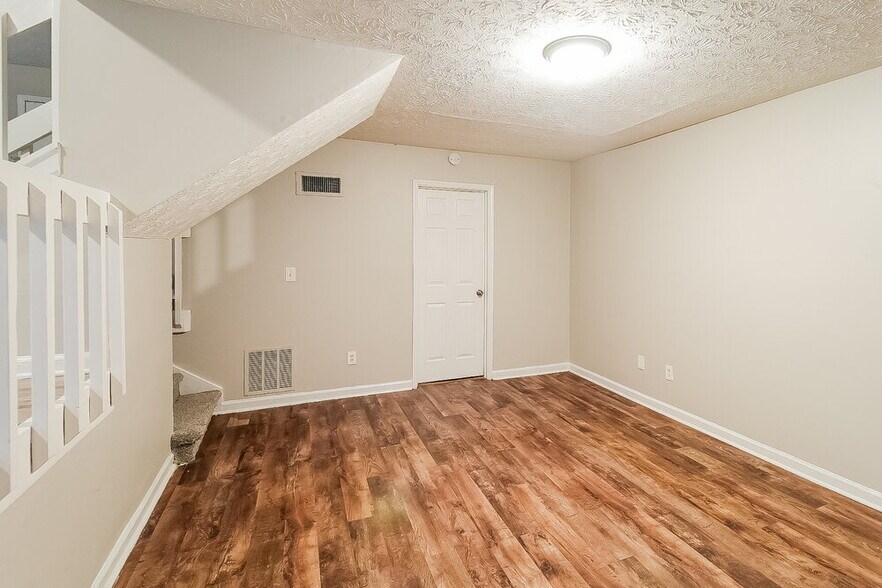 Building Photo - 5164 Galbraith Cir