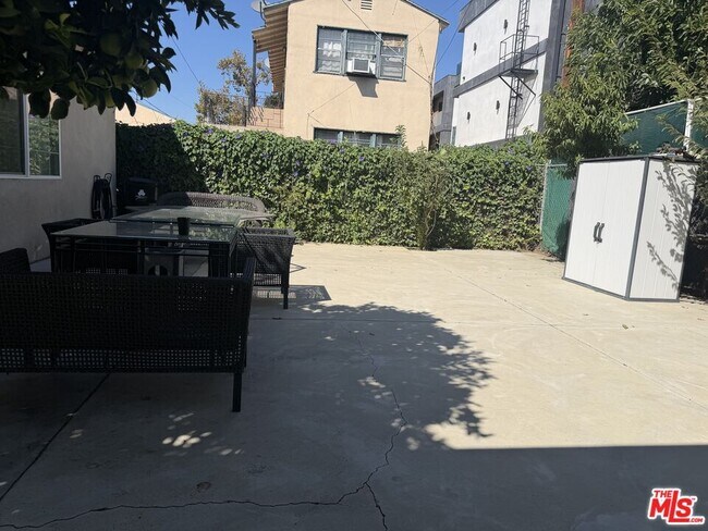 Building Photo - 14213 Califa St