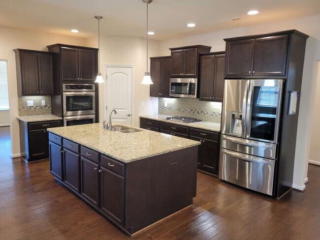 Building Photo - 509 Ackerman Ln
