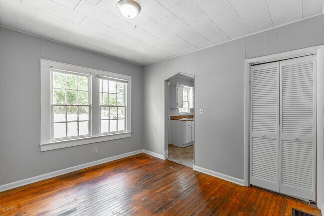 Building Photo - 3609 Ridgeside Rd