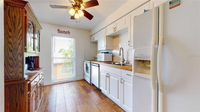 Building Photo - 7209 Coquina Way
