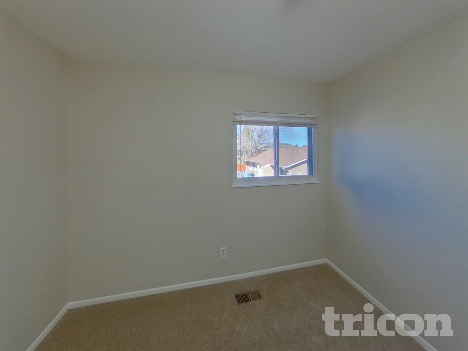 Building Photo - 3015 Moonbeam Cir N