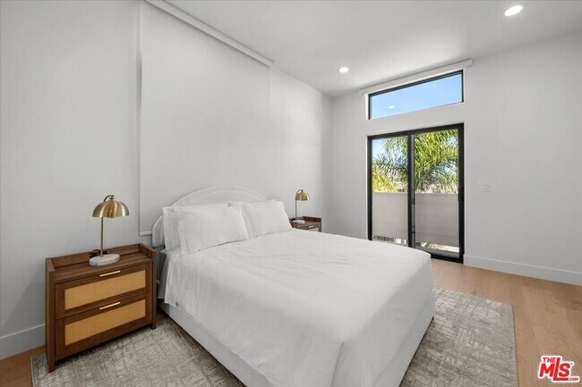 Building Photo - 6730 Esplanade St