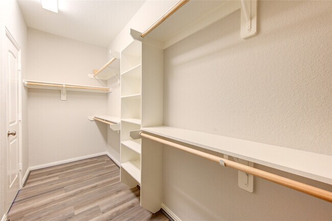 Building Photo - 4519 Apple Point Ln