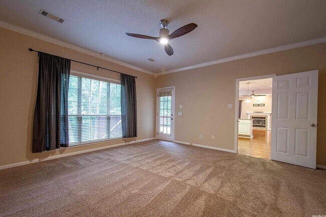 Building Photo - 20 Bouresse Dr