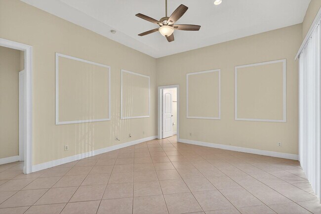Building Photo - 379 NW La Playa St