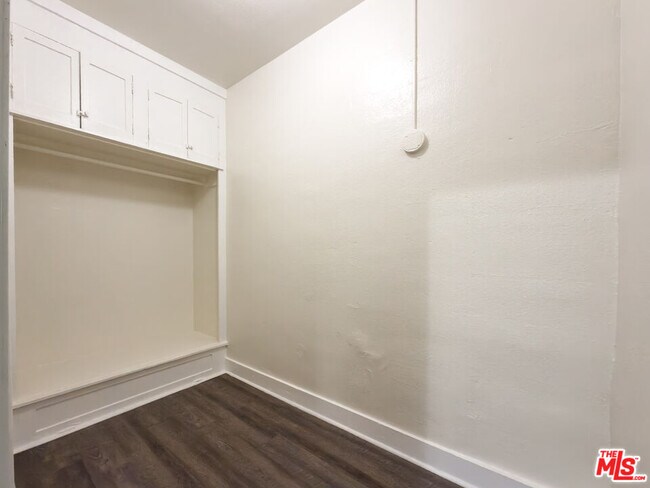 Building Photo - 504 S Rampart Blvd