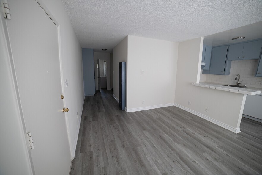 Building Photo - 1315 Ocean Park Blvd