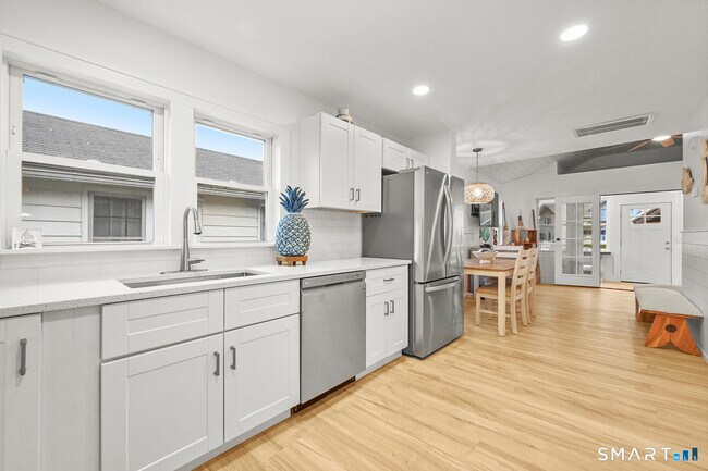 Building Photo - 17 W Orland St