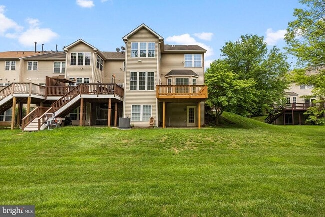 Building Photo - 530 Limerick Cir