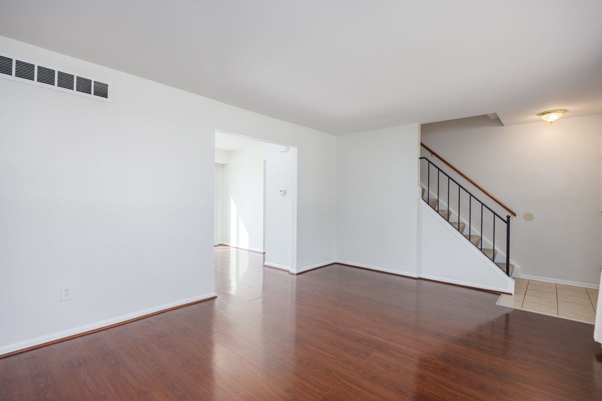 Building Photo - 1717 Nakota Rd