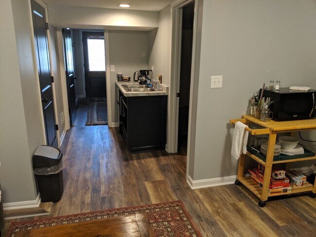 Building Photo - Crescent Hill  Charming Three Bedroom Bung...