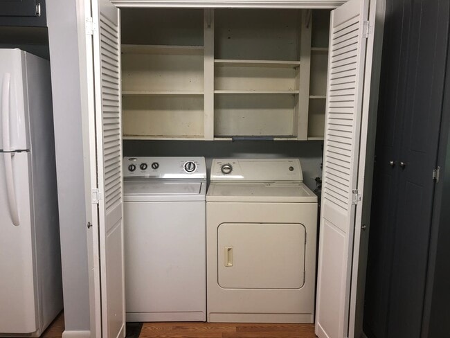 Building Photo - Updated Brick Ranch Conveniently Located