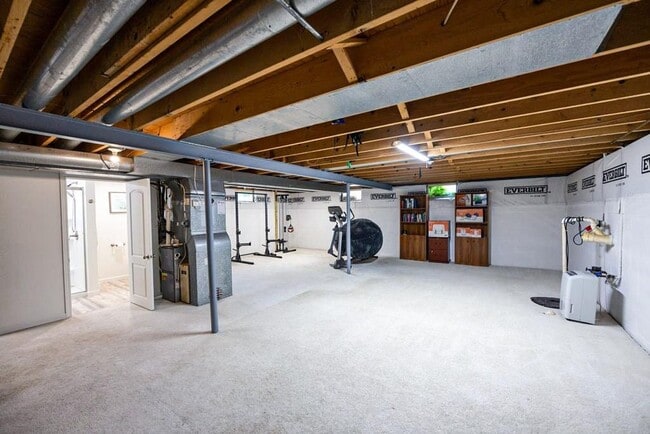 Building Photo - Amazing 3 Bedroom and 2 Full Bath Home For Rent in Greece Available April 1st.