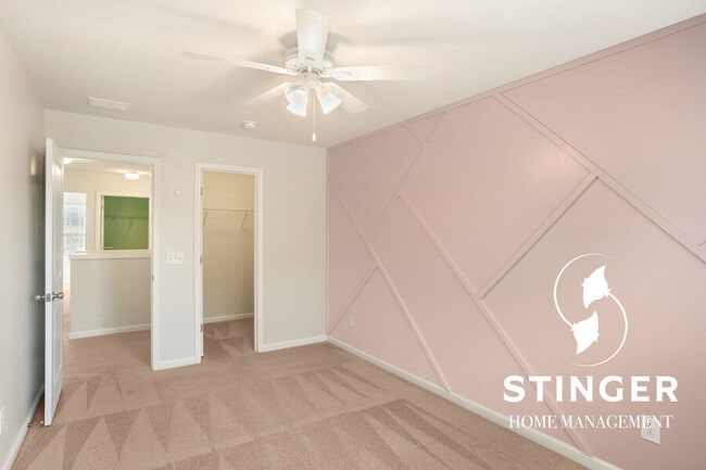 Building Photo - 71 Saluda Way