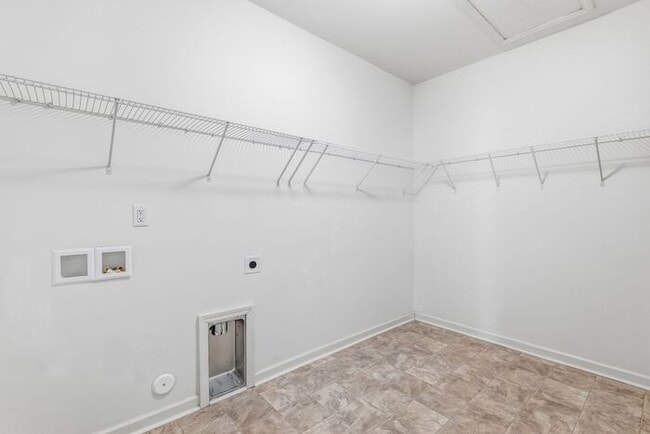 Building Photo - Experience Luxury Living in Reedy Fork