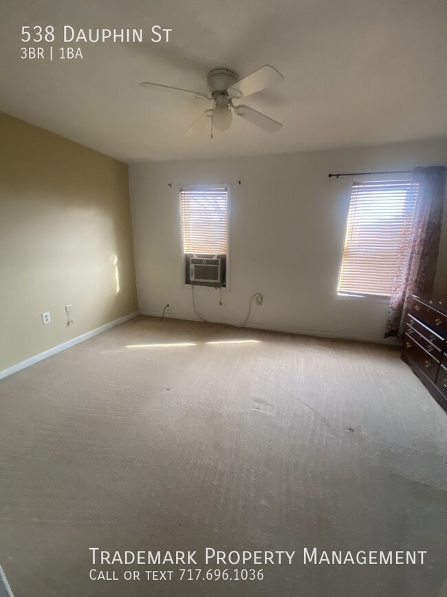 Building Photo - Spacious 3 Bedroom Town Home