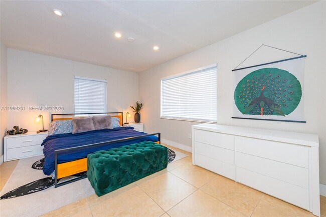 Building Photo - 2925 NW 11th Ave