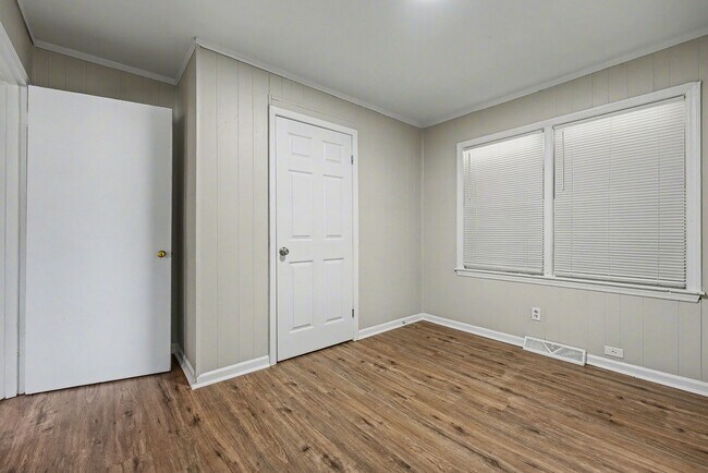 Building Photo - Stunning 3 bedroom 1 bath Home For Rent