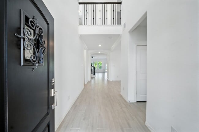 Building Photo - 15011 Old Horseshoe Lake Dr
