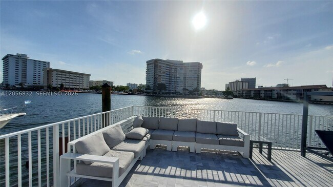 Building Photo - 1849 S Ocean Dr