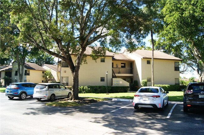 Building Photo - 3781 Cocoplum Cir