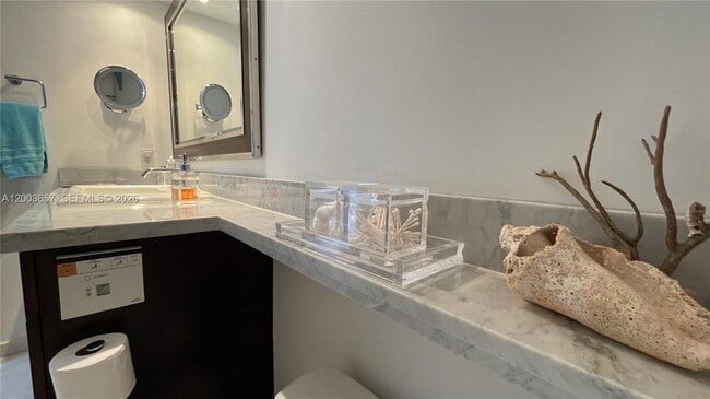 Building Photo - 5701 Collins Ave