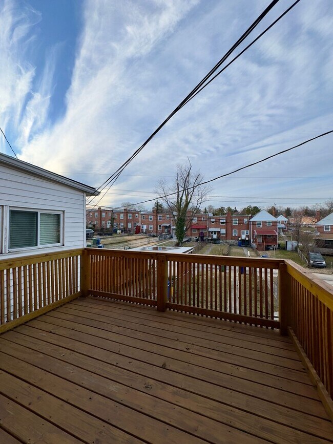 Building Photo - Charming 3 Bedroom/1.5 Bathroom in Yale Heights, MD!