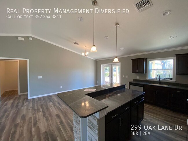 Building Photo - 299 Oak Ln Dr