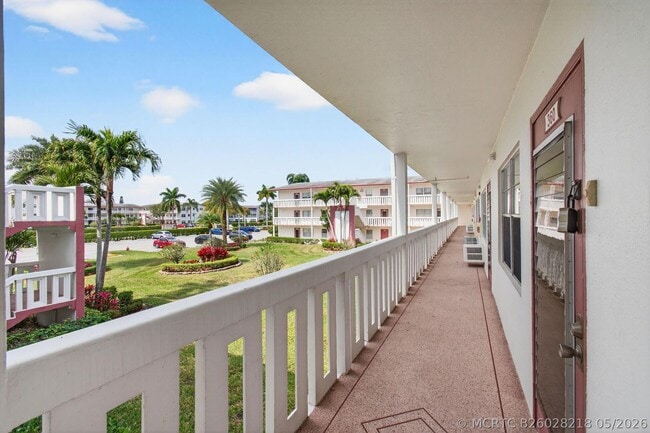 Building Photo - 360 Fanshaw I